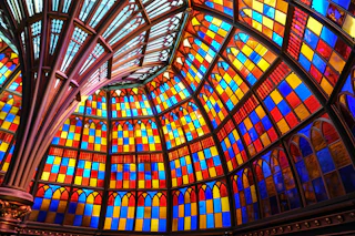 Image of incredible stained glass dome inside the Old State Capitol building