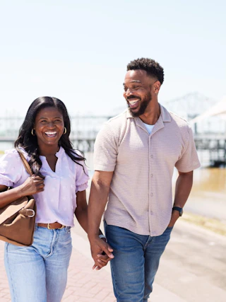 Couple along the Mississippi