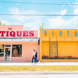 storefront in baton rouge for pink elephant antiques