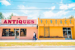 storefront in baton rouge for pink elephant antiques